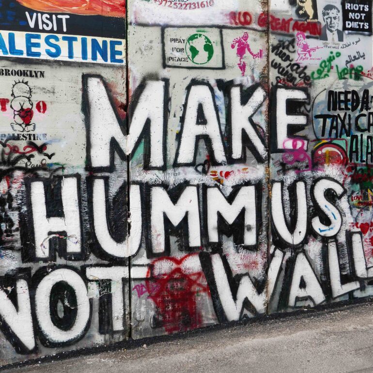 Reportage fotografico sul muro di separazione tra israele e palestina in cisgiordania. Vincitore del migliore Reportage del mese per la rivista NOC SENSEI (NEW OLD CAMERA)