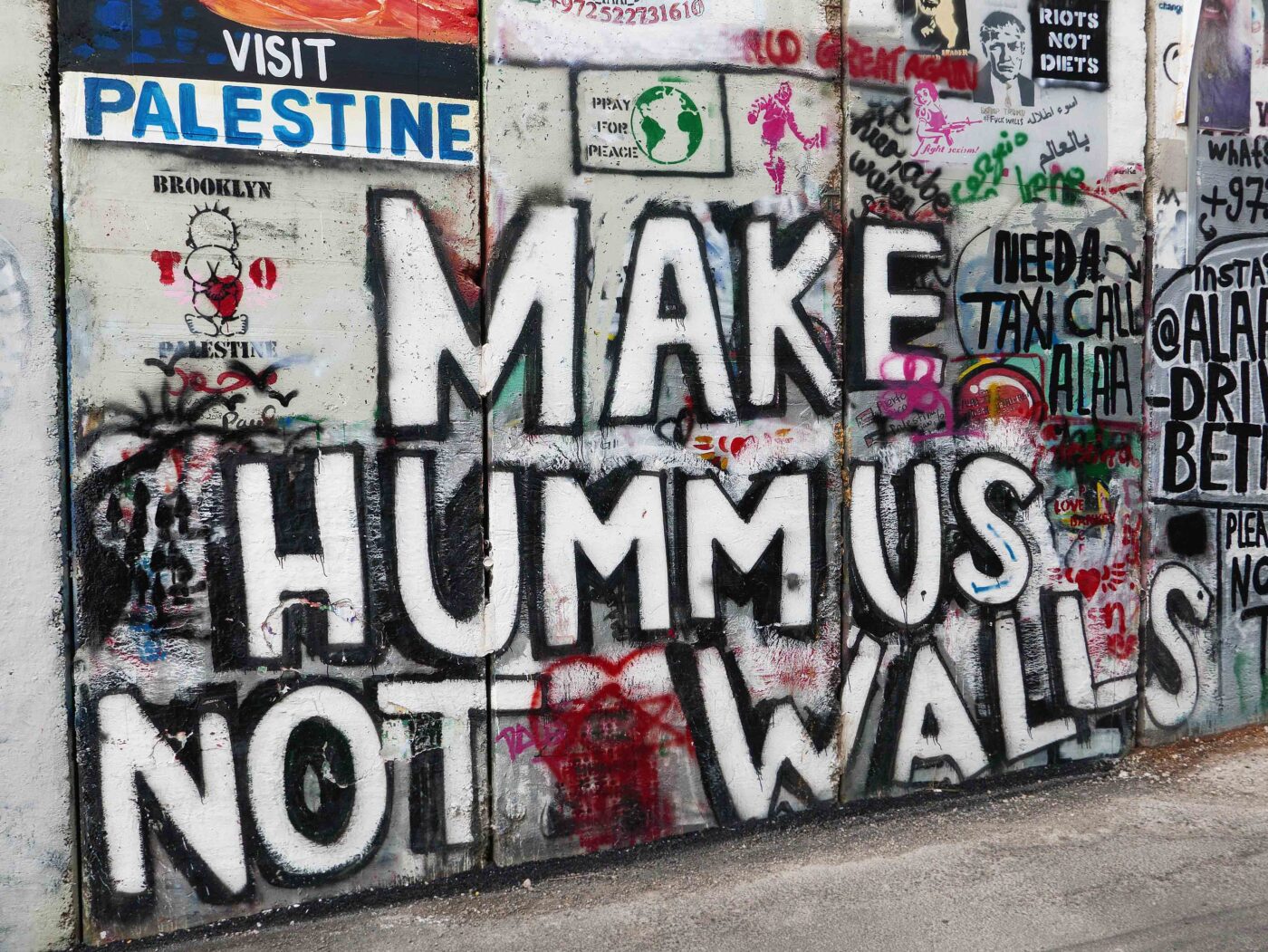 Scritta ironica di protesta 