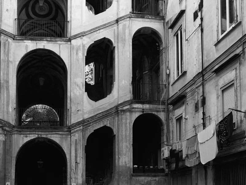 Sezione di casa dei quartieri spagnoli